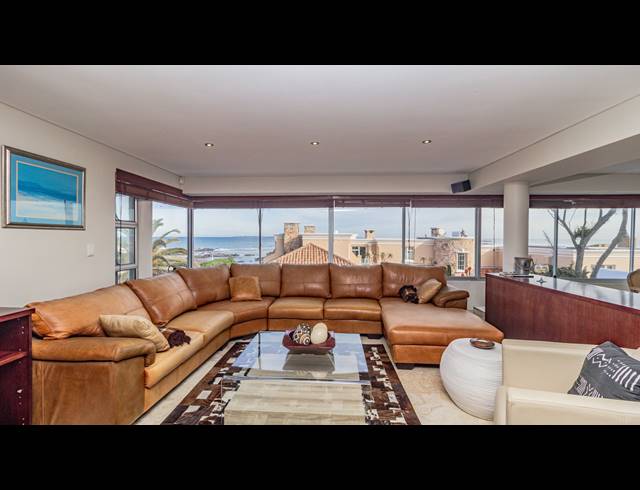6 BEDROOM HOUSE FOR SALE IN BLOUBERGSTRAND